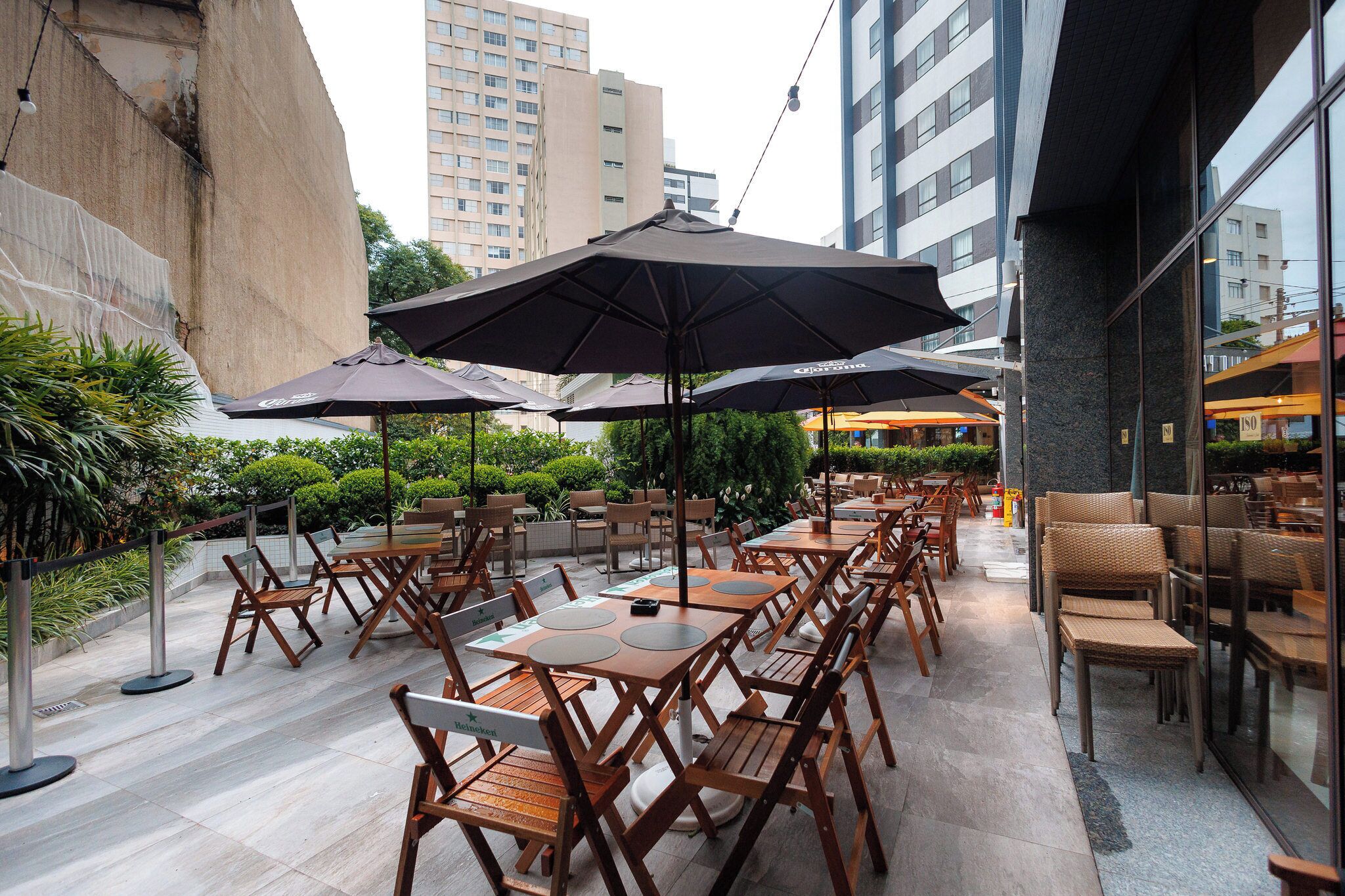 Breakfast, lunch, dinner served; international cuisine 