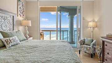 2 chambres, coffres-forts dans les chambres, fer et planche à repasser