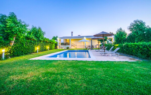 Deluxe Villa | Garden - Villa Euphoria (Rhodes)