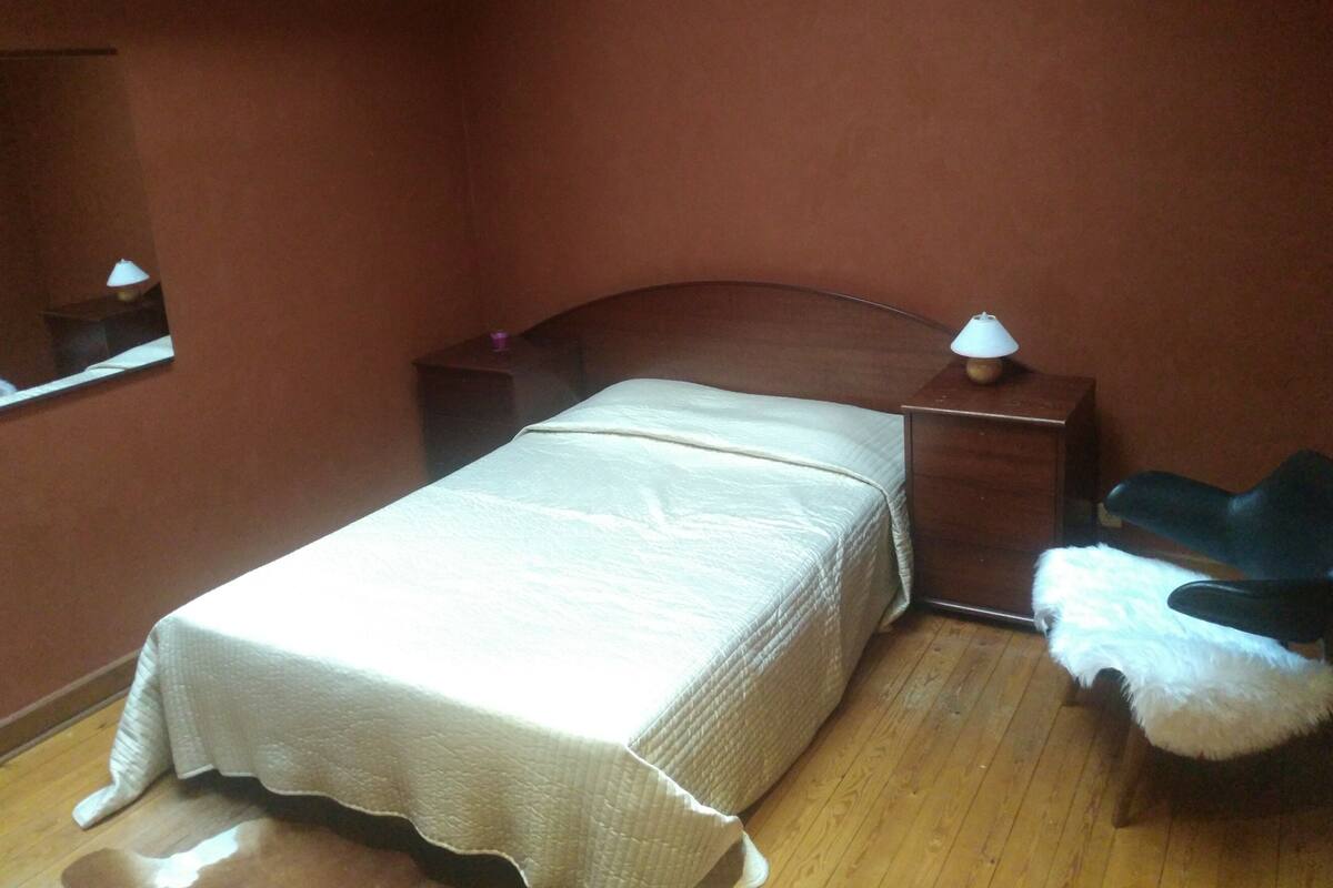 Habitación doble (2) | Decoración personalizada y muebles diferentes