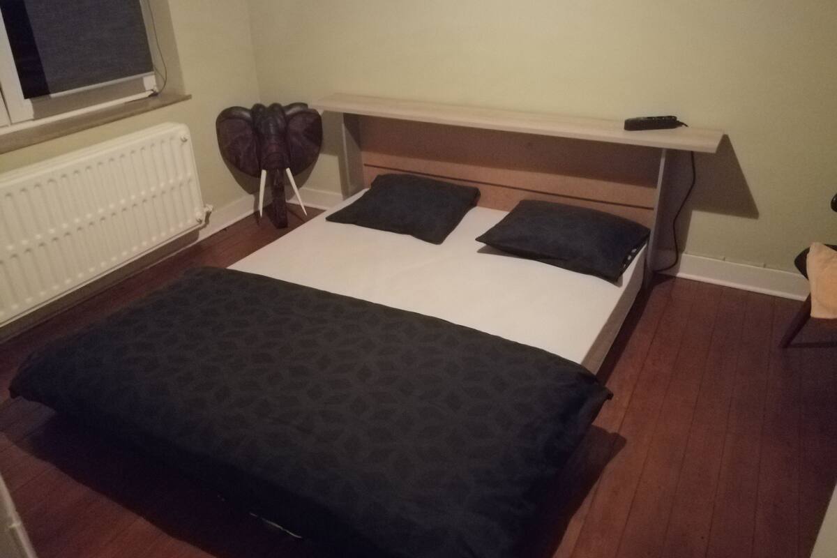 Habitación doble (1) | Decoración personalizada y muebles diferentes