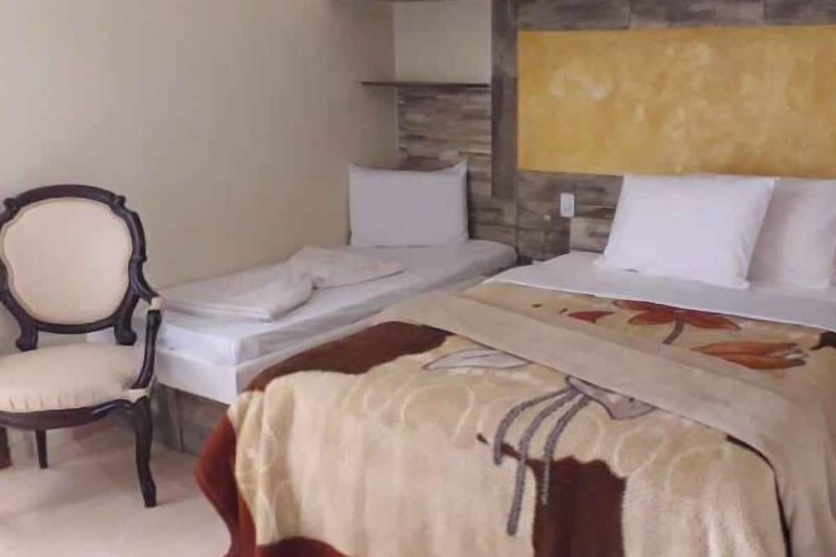 Luxury Triple Room | Minibar, free WiFi, bed sheets