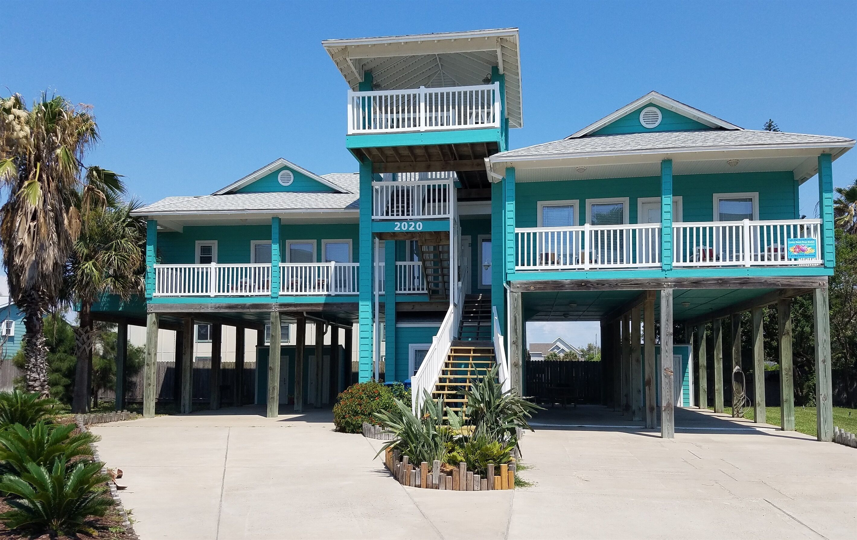 ONLY In-Town Neighborhood w/ Restaurant, Bar, Pool/Hot Tub, Beach & Cart Access