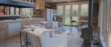 Smart-tv, pejs, bordtennisbord