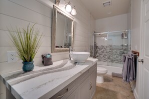 Combined shower/bathtub, hair dryer, towels, soap - BlackSands at Shelter Cove is 4 Story, 3300 ft Luxury Home on the Lost Coast (Shelter Cove)
