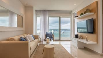 Classic Apartment, 1 Double Bed, Private Bathroom, Ocean View | Living area | Flat-screen TV