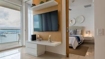 Classic Apartment, 1 Double Bed, Private Bathroom, Ocean View | In-room safe, desk, iron/ironing board, free WiFi