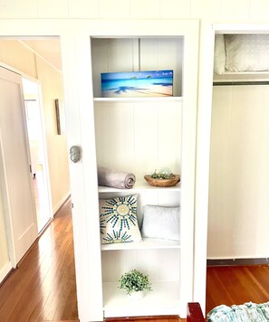 Interior - Calm Oasis in Paradise! Ocean view, Summer Special! (Aiea)