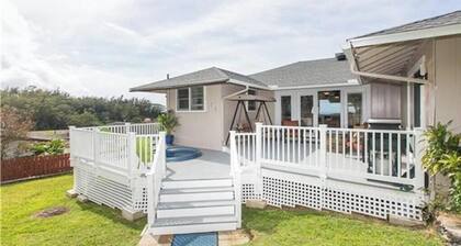 Calm Oasis in Paradise! Ocean view, Summer Special!