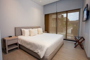 1 bedroom, WiFi - Condo in Puerto Paraiso Mall (Marina)