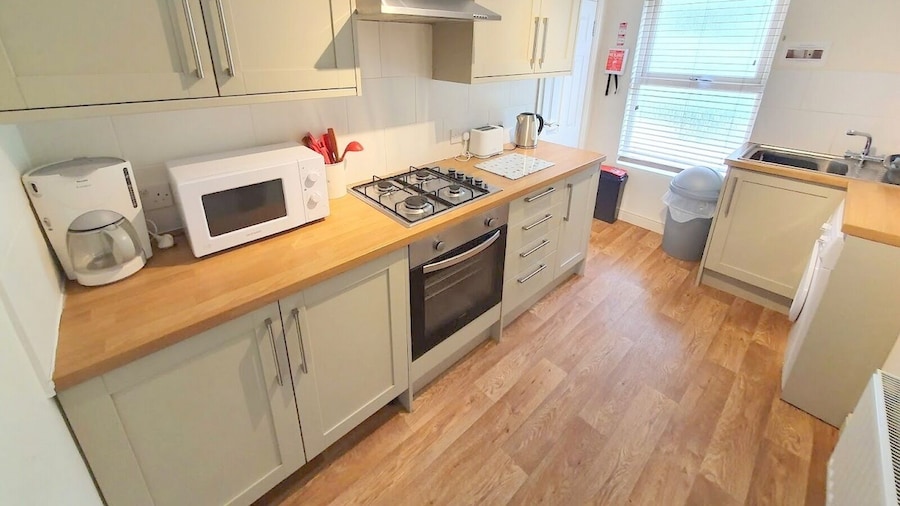 2-bed Flat With Superfast Wi-fi DW Lettings 29br