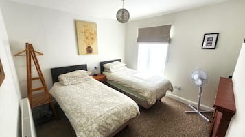 Apartment | 2 bedrooms, iron/ironing board, free WiFi, bed sheets