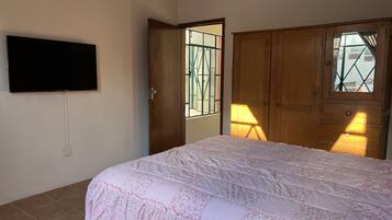 2 bedrooms, desk, free WiFi