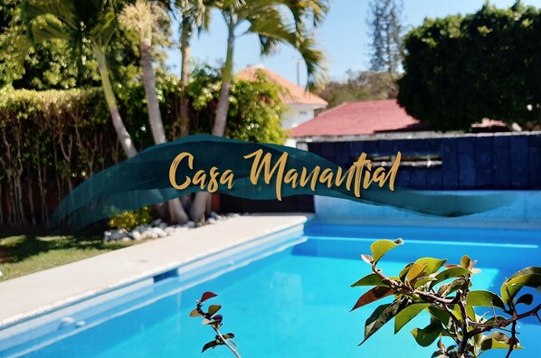 屋外プール、温水プール