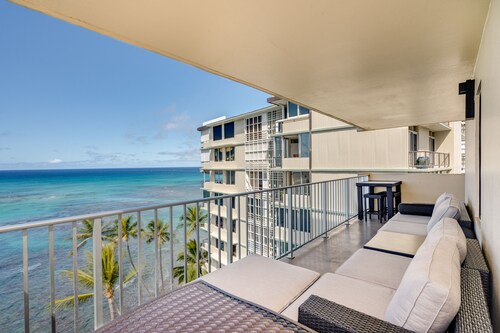 A Family Favorite on Hawaii's Gold Coast 11th Floor Oceanfront Condo