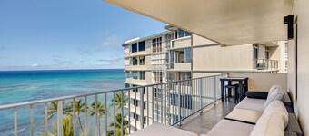 A Family Favorite on Hawaii's Gold Coast 11th Floor Oceanfront Condo
