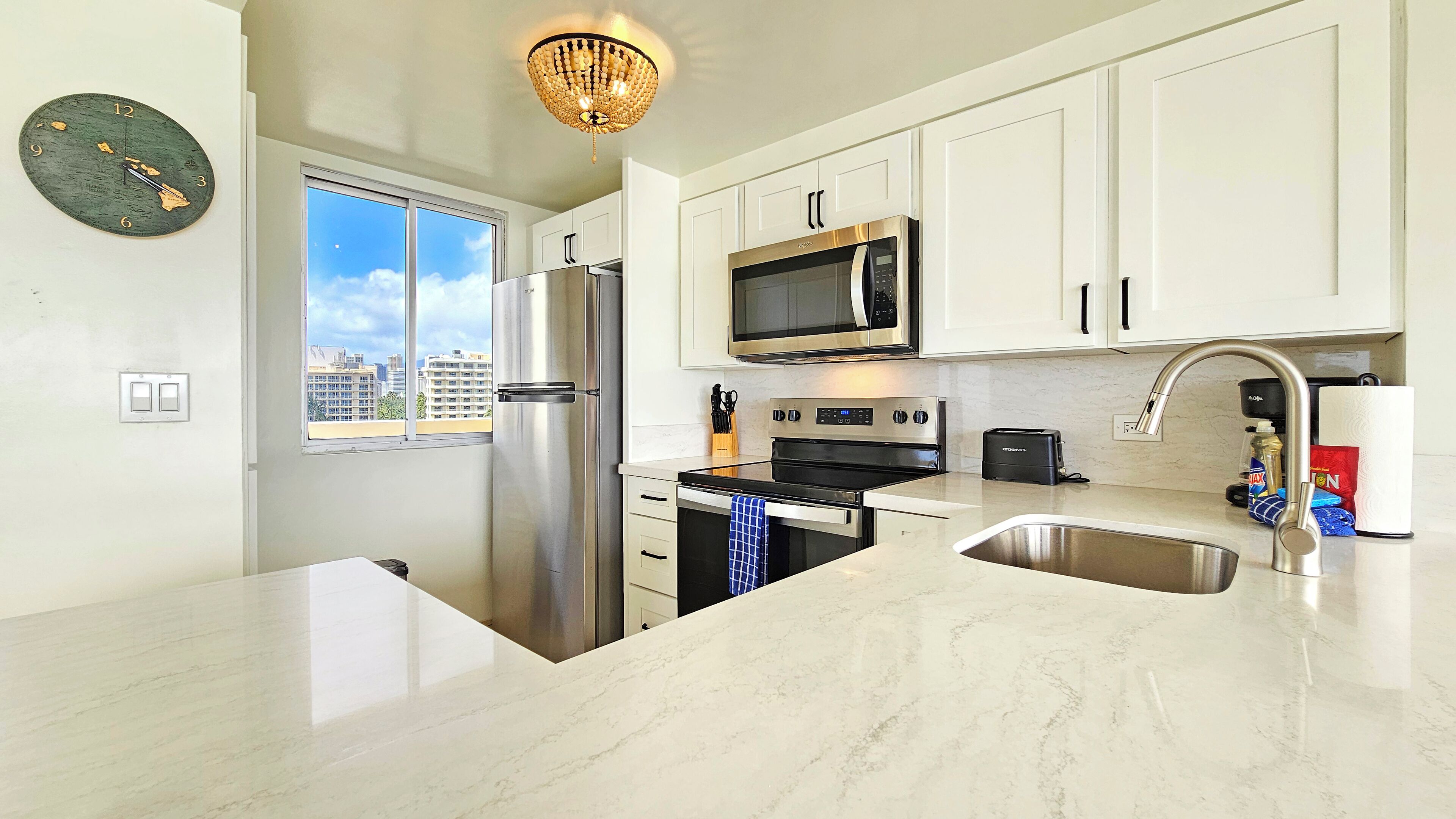 Fridge, microwave, oven, stovetop