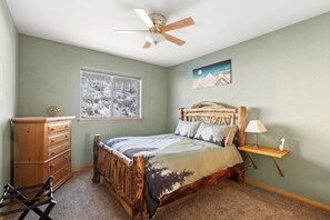 2 bedrooms, desk, iron/ironing board, WiFi