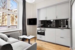 Standard Apartment, 1 Queen Bed, Non Smoking, Kitchen (with Sofabed) | Hypo-allergenic bedding, in-room safe, soundproofing, free WiFi