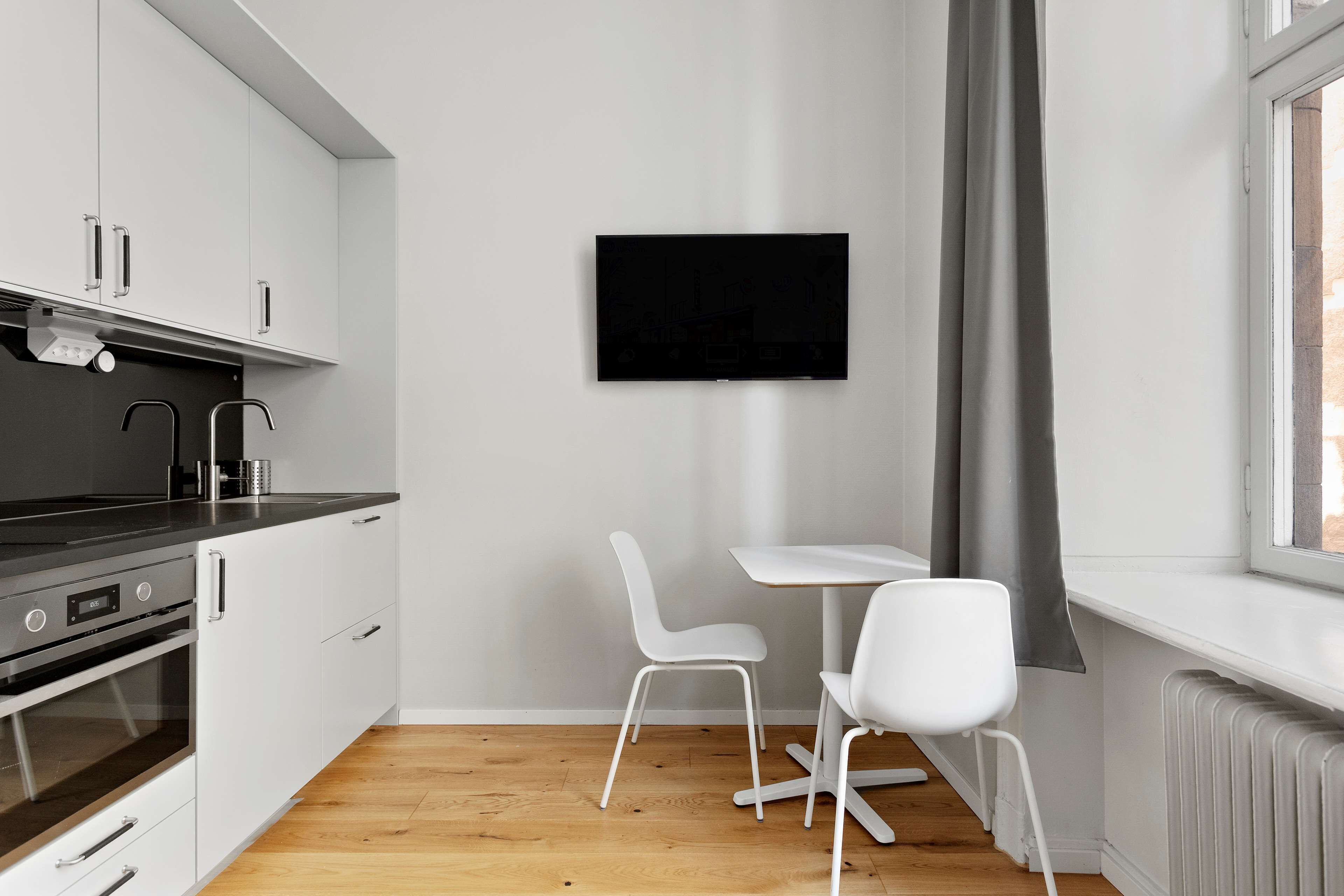 standard apartment, 1 queen bed, non smoking, kitchen (with sofabed) | hypo-allergenic bedding, in-room safe, soundproofing, free wifi