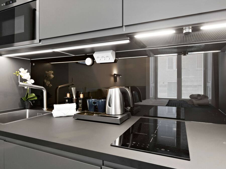 Standaard studio, 1 queensize bed, niet-roken, kitchenette | Privékitchenette | Een koffiezetapparaat/waterkoker, een waterkoker