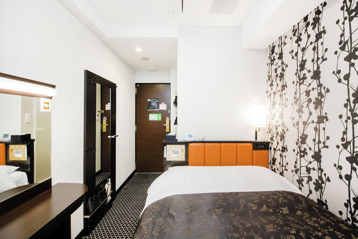 standard single room | 1 bedroom, down duvets, desk, blackout curtains