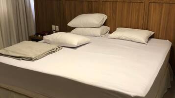 House, 5 Bedrooms | 5 bedrooms, bed sheets