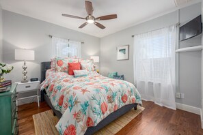 2 Schlafzimmer, Zimmersafe, Schreibtisch, Bügeleisen/Bügelbrett