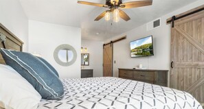 3 bedrooms, iron/ironing board, WiFi, bed sheets