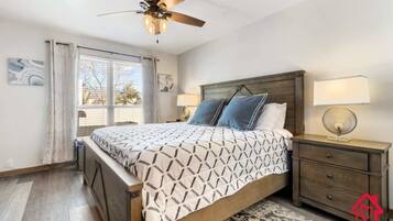 3 bedrooms, iron/ironing board, WiFi, bed sheets