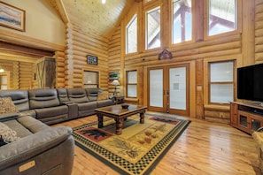 TV, fireplace, DVD player