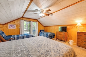 3 bedrooms, desk, internet, bed sheets