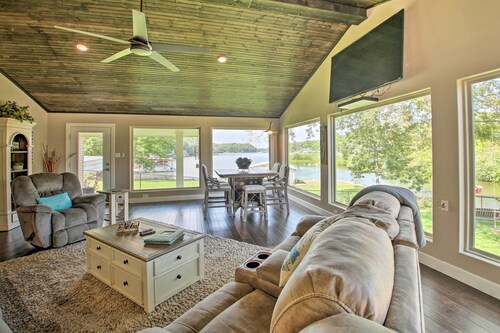Lakefront Haven Near Oaklawn & Casino Resort!