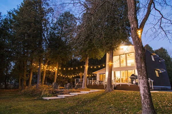 Welcome to your home away from home for your Door County vacation. The Bay is a cozy lakefront cabin on Clark Lake with all the amenities you could hope for and close to all the attractions Door County has to offer.