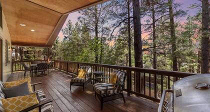 Stunning Large Getaway with HOT TUB