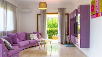 Fernseher, Kamin, Videospielkonsole