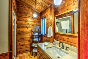 Combined shower/bathtub, hair dryer, towels, soap - Coastal Oregon Getaway (Bay City)
