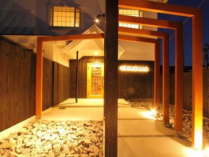 Exterior - Hinasaku (Ito)