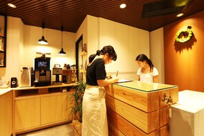 Reception - HOTEL 3o'clock TENNOJI (Osaka)