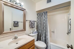 Toilet paper - Luxury Condo/ Casita, You will love it! (Green Valley)