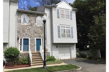 3 Bedroom Townhouse.