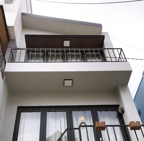 ด้านหน้าที่พัก