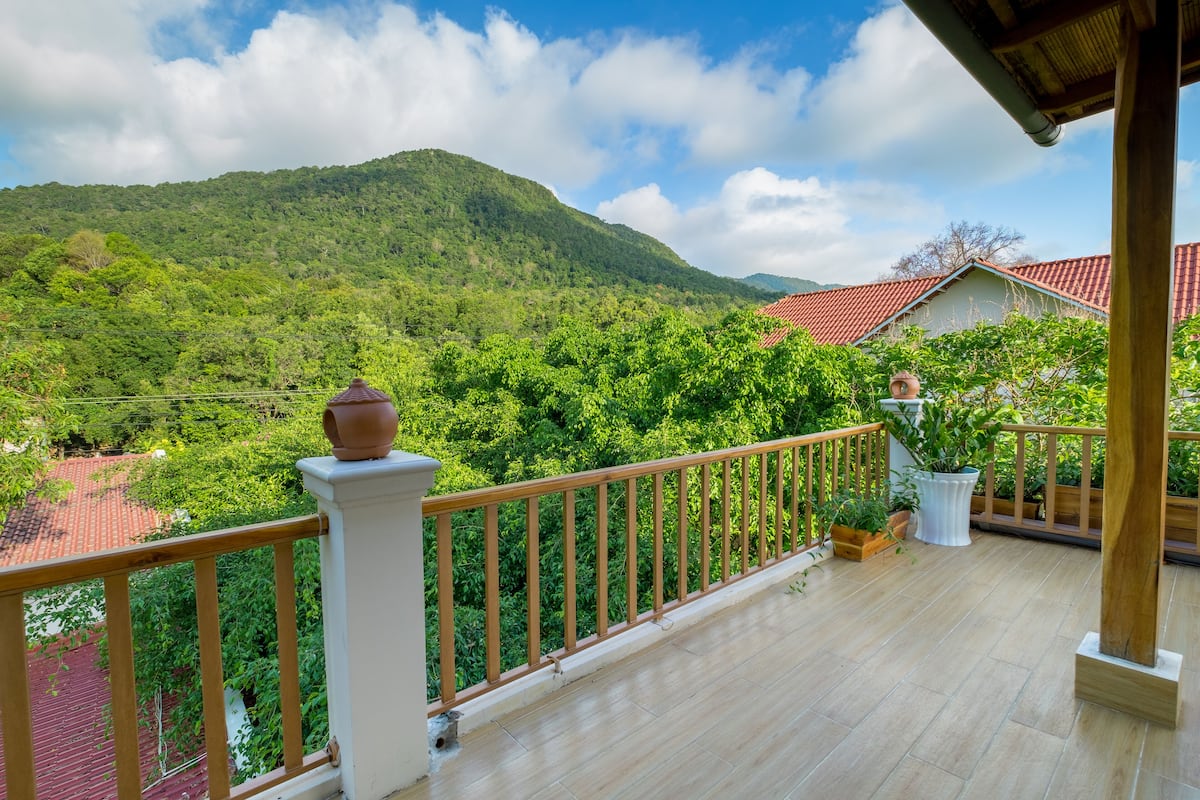 Luxury Room, Mountain View | Balcony view