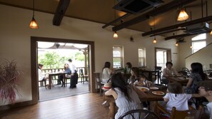 Outdoor dining - Hotel Gen Kikukawa (Kikugawa)