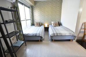 Room (501)