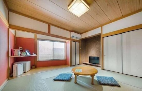 Interior. Mifunetei