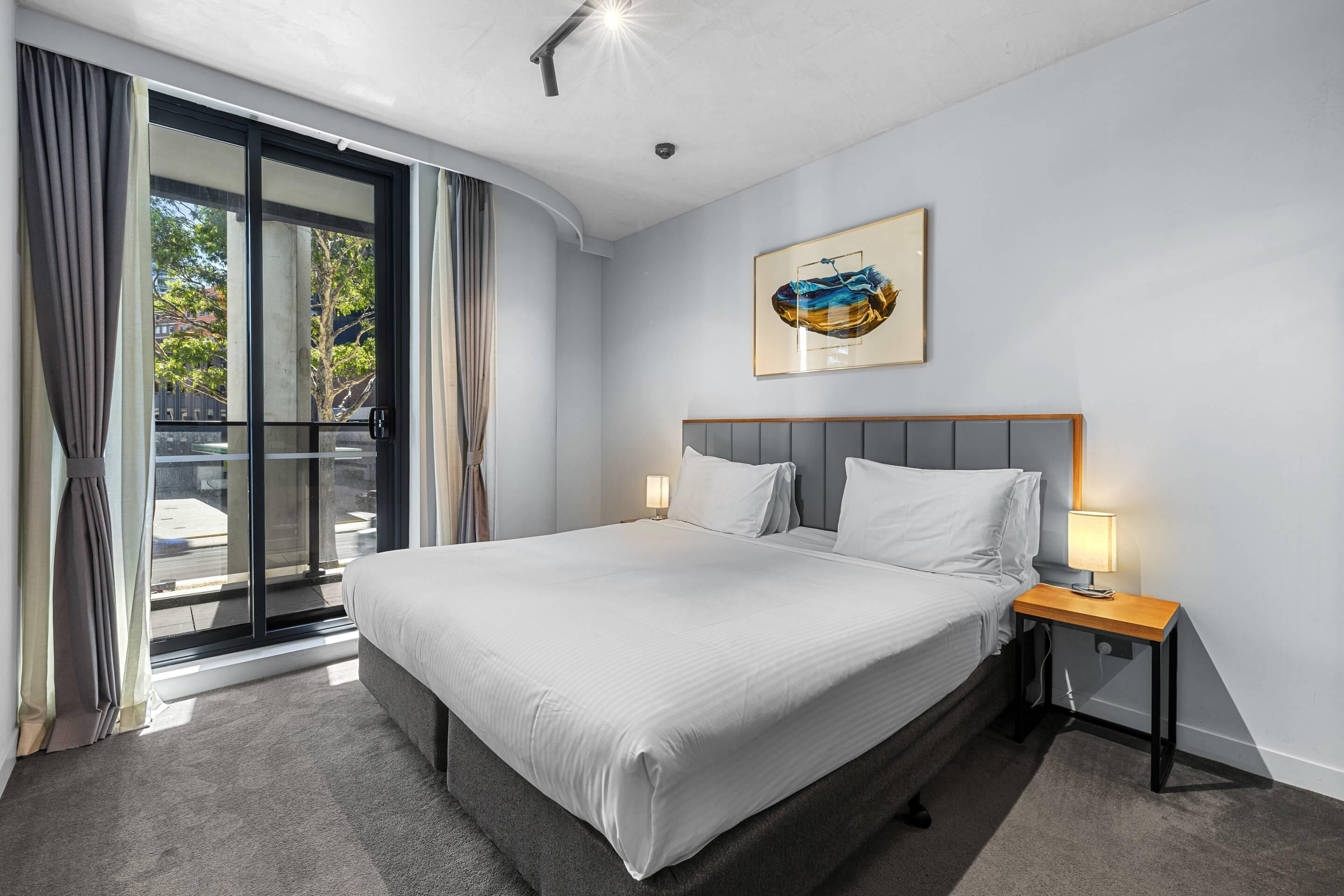 Leilighet – premium, 1 soverom, balkong | Safe på rommet, skrivebord og skrivebord for bærbar PC