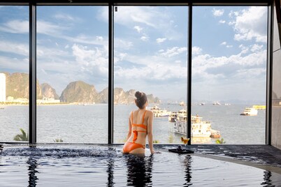 Muong Thanh Grand Bai Chay Hotel