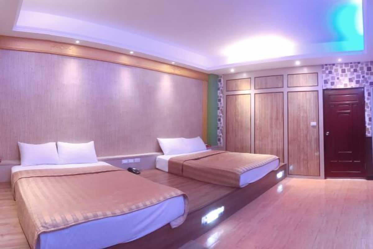 Down comforters, blackout drapes, WiFi (free), bed sheets