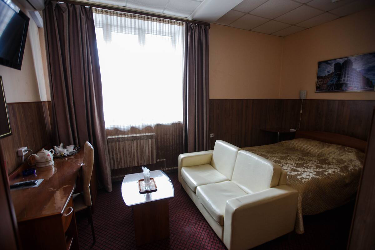 Comfort Double Room | 1 bedroom, in-room safe, individually decorated, individually furnished